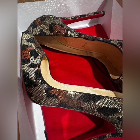 Christian Loubition Sequins Cheetah Pumps. Size 38 - Picture 5 of 13